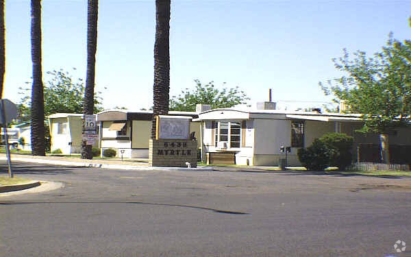 Building Photo - Triple T Mobile City