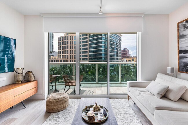 Foto del edificio - 347 N New River Dr E