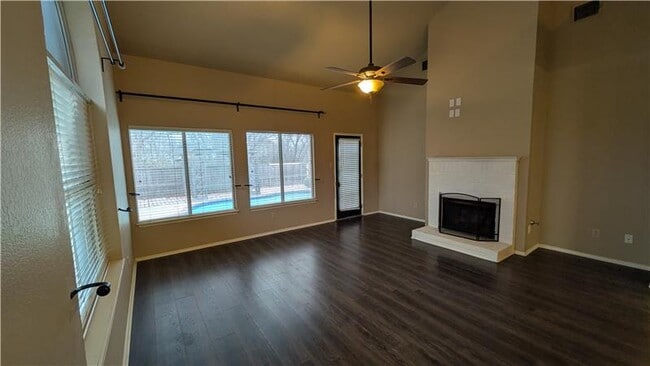 Building Photo - 4924 Timberview Dr