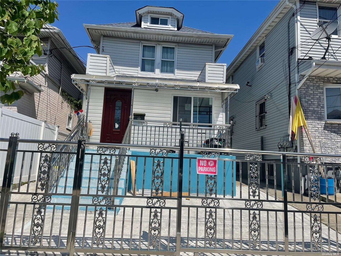 Primary Photo - 168-33 104th Ave