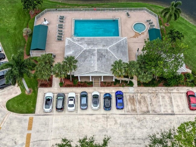 Building Photo - 6217 Balboa Cir