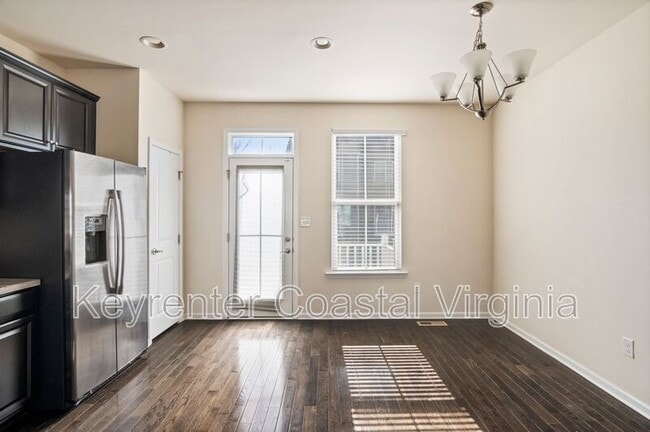 Building Photo - 516 Sloane St