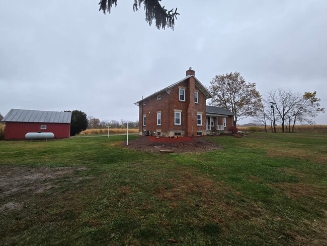 Building Photo - 900 Thomas Rd