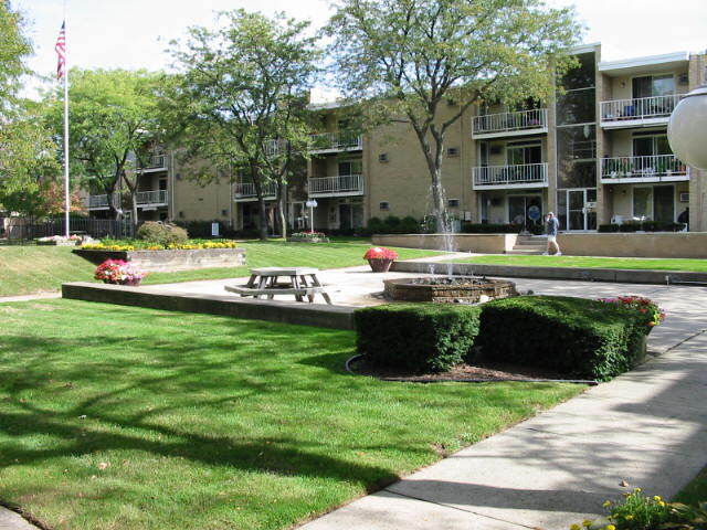 Foto del edificio - 4909 Crooks Rd