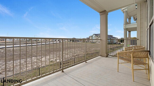 Foto del edificio - 2115 Windsor Blvd