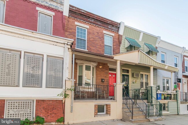 Building Photo - 1523 N Hollywood St