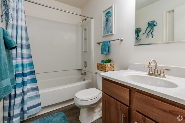 2BR, 2BA - 987SF - Guest Bathroom - Ocean Pebbles Apartments