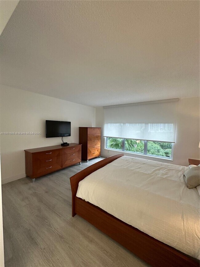 Foto del edificio - 3600 Mystic Pointe Dr