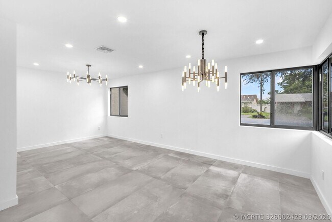 Foto del edificio - 2460-2466 SW 58th Manor