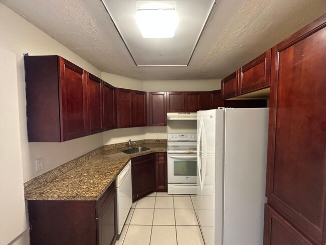 Building Photo - 1 Bedroom Condominium - Spring Creek - Sun...