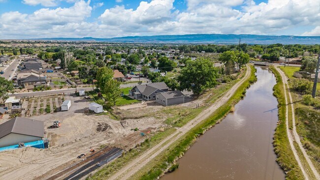 Foto del edificio - 3312-E 1/4 E 1/4 Rd