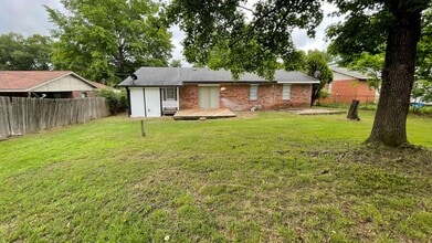 Building Photo - 311 Dogwood Dr