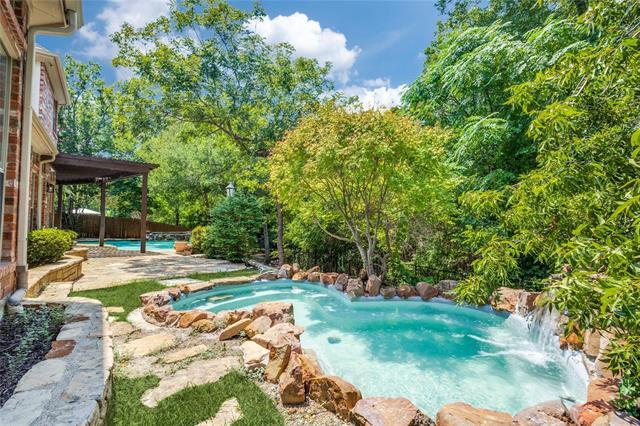 Foto del edificio - 804 Shorecrest Dr