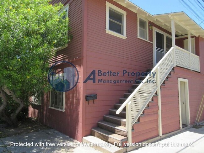 Building Photo - Classic upper REAR gated unit with NEWER P...