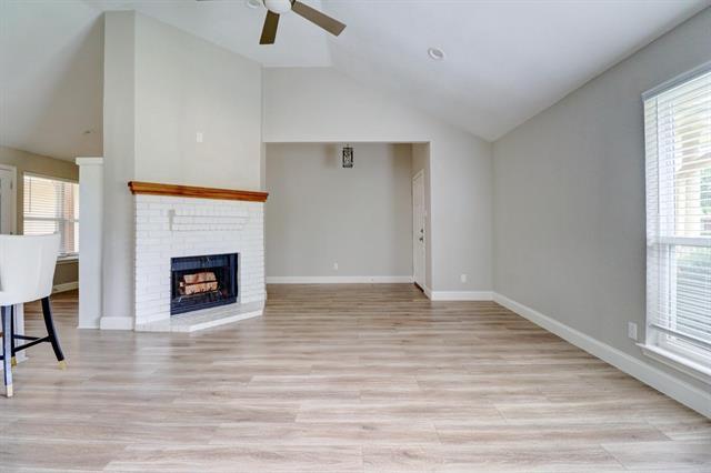 Foto del edificio - 1321 Clover Dr