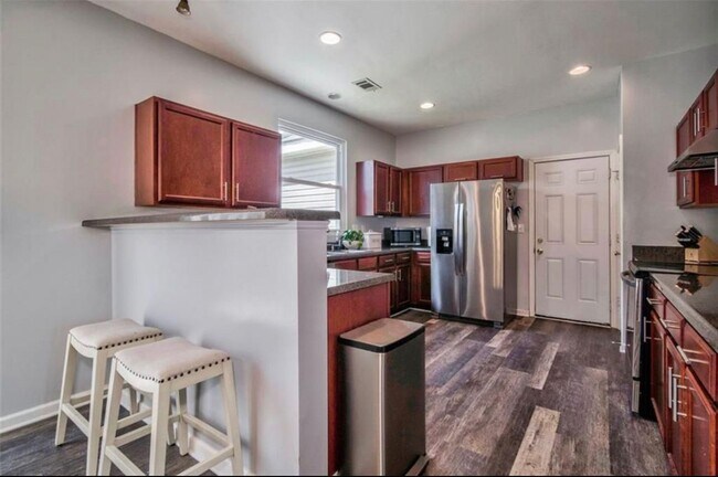 Building Photo - 3912 Cutler Donahoe Way