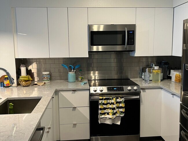 Foto del edificio - 5440 Leary Ave NW