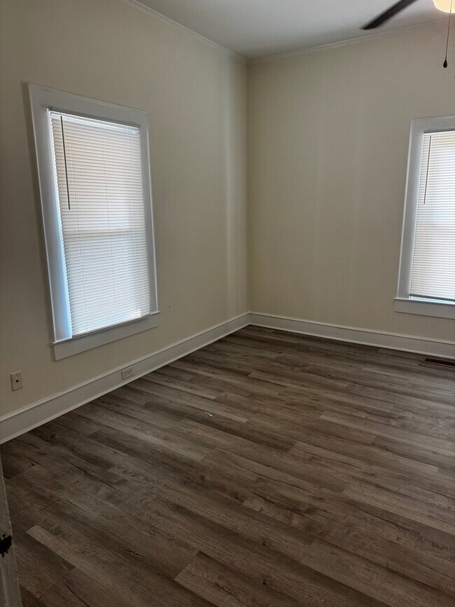 Foto del edificio - 483 Harris St NW