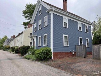 Building Photo - 74 Gates St