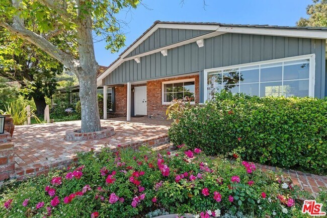 Building Photo - 6363 Sycamore Meadows Dr