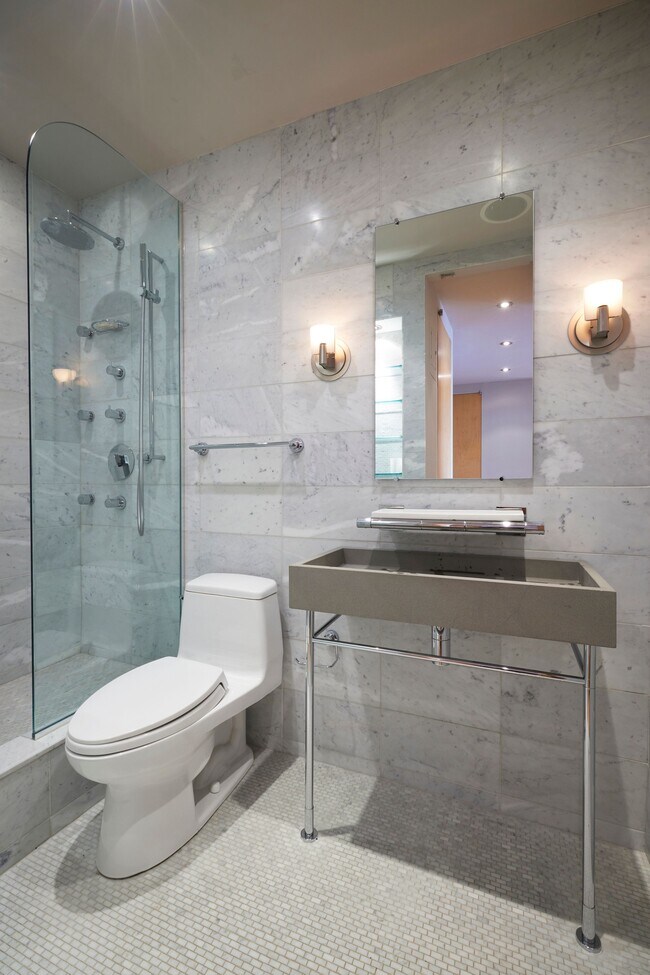 Foto del edificio - 58 W 58th St