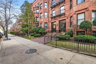 Building Photo - 481 Beacon St