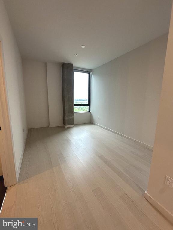Foto del edificio - 3030 Potomac Ave