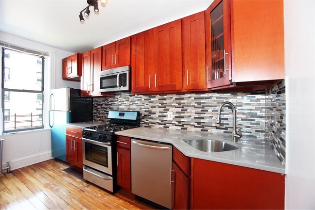 Foto del edificio - 1554 Greene Ave