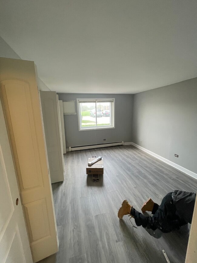 Master bedroom - 636 W Pickwick Ct