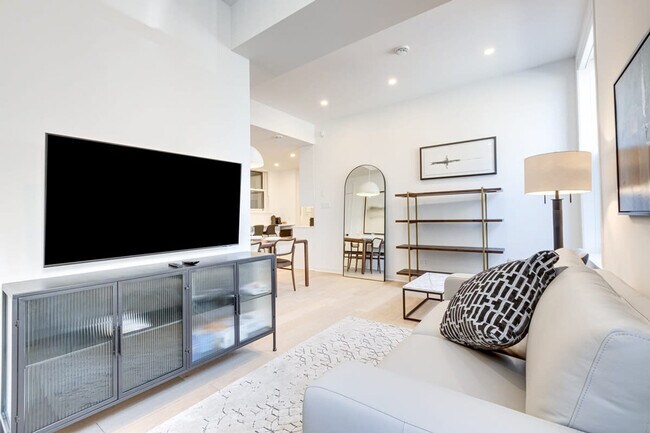 Photo du bâtiment - 4500 Rue Hutchison