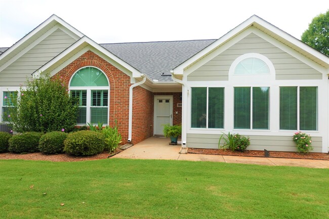 Building Photo - 303 Heritage Club Dr