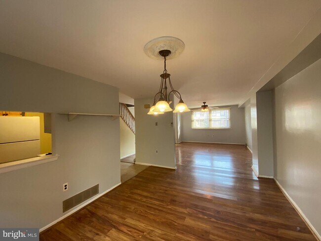 Foto del edificio - 1240 S Melville St