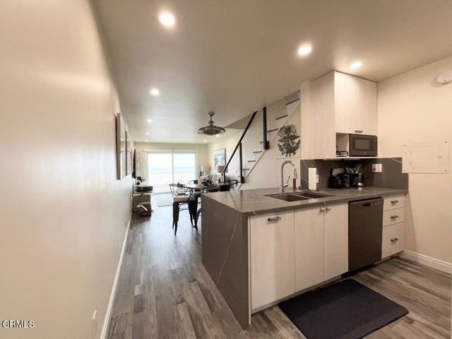 Building Photo - 343 E Surfside Dr