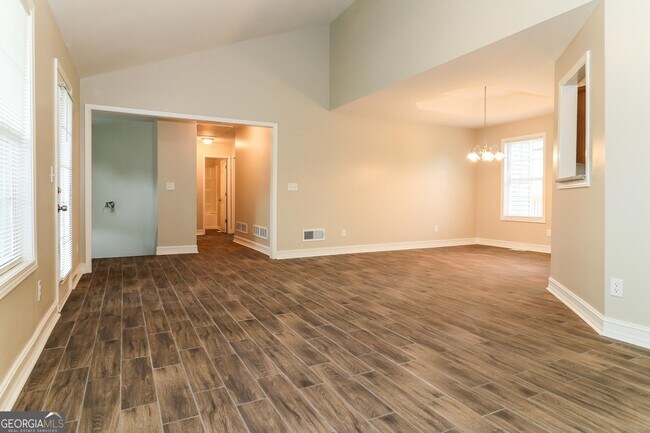 Building Photo - 39 Mountain View Dr