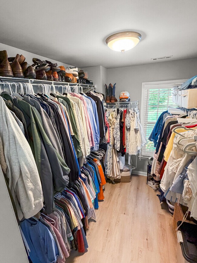 Foto del edificio - 1106 Glenrose Dr SE