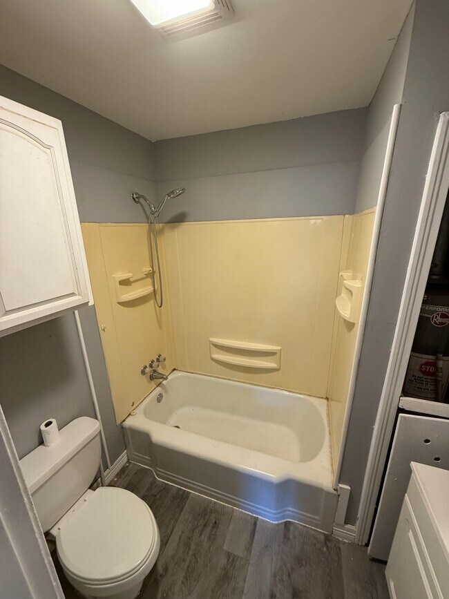 Foto del edificio - 1410 E Bonita Ave