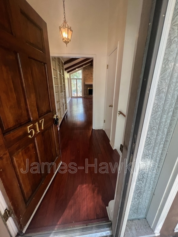 Foto del edificio - 517 Wakefield Ct