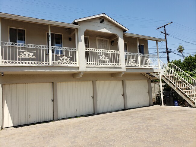 Building Photo - 817 N Wilton Pl