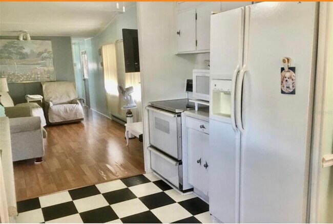 Building Photo - 307 Marlette Dr