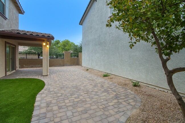 Building Photo - 2868 E Binner Dr