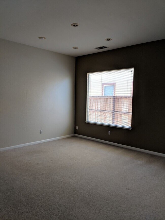Foto del edificio - 3 br, 2 bath House - 3961 Shaker Run Circle