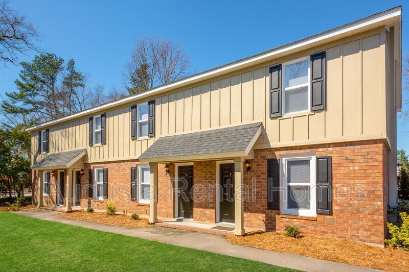 Foto principal - 4024 Wheeler Woods Rd
