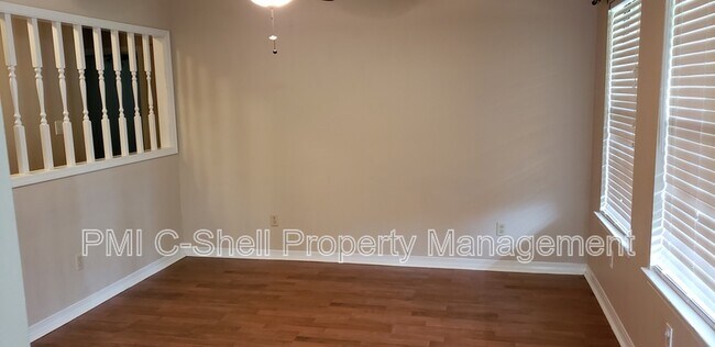 Foto del edificio - 4700 Tradewinds Dr
