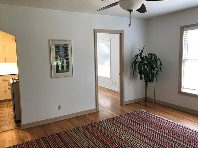 Building Photo - 3821 Woodleigh St
