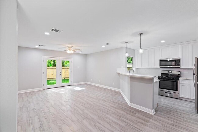 Foto del edificio - 3403 Sauer St