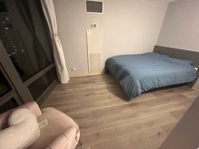 Dormitorio - 440 N Wabash Ave