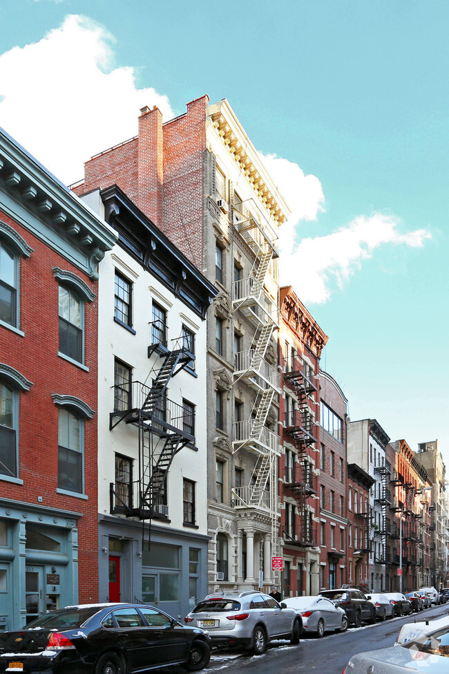 Primary Photo - 239 W 20th St