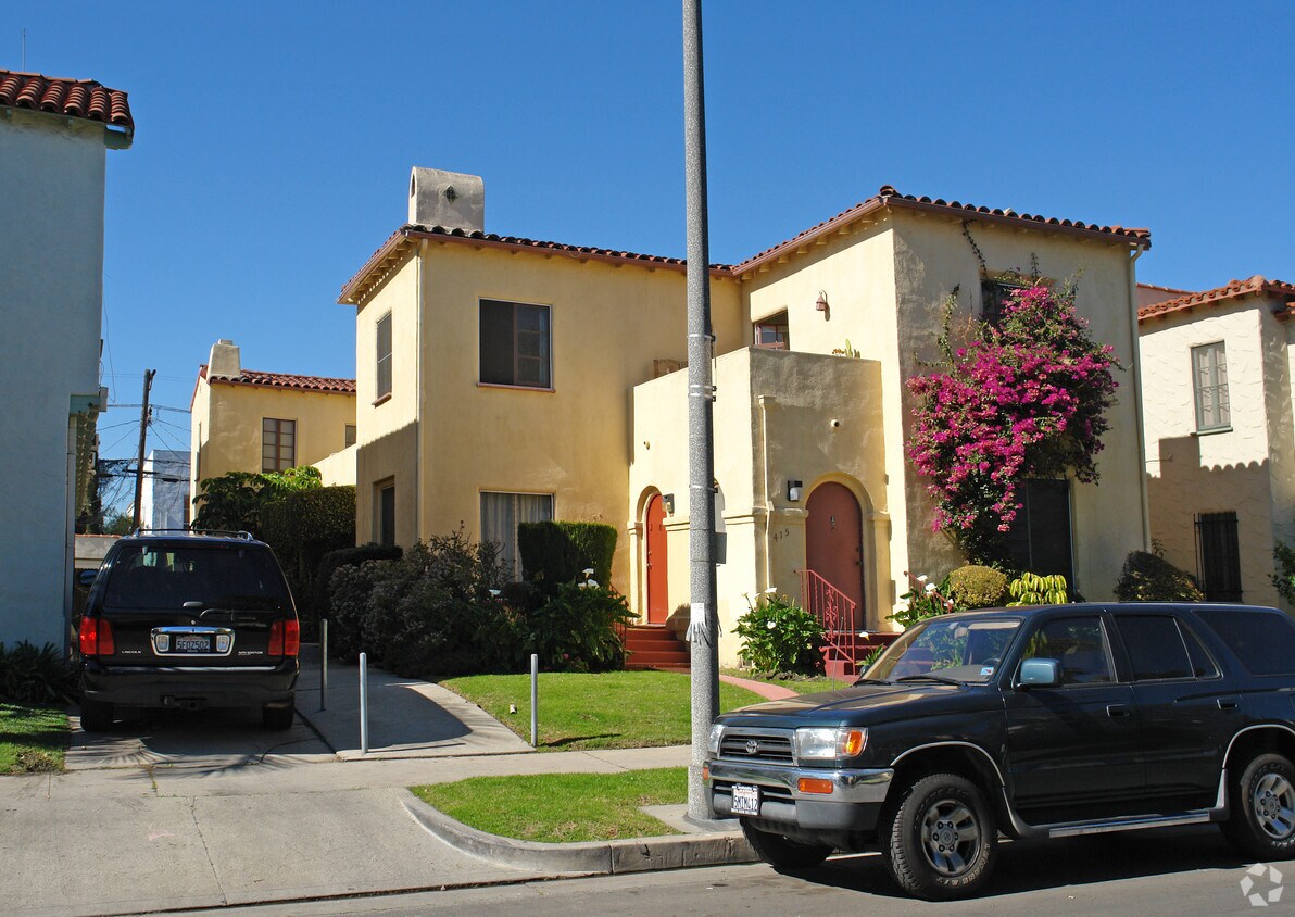 Primary Photo - 413 N Sierra Bonita Ave