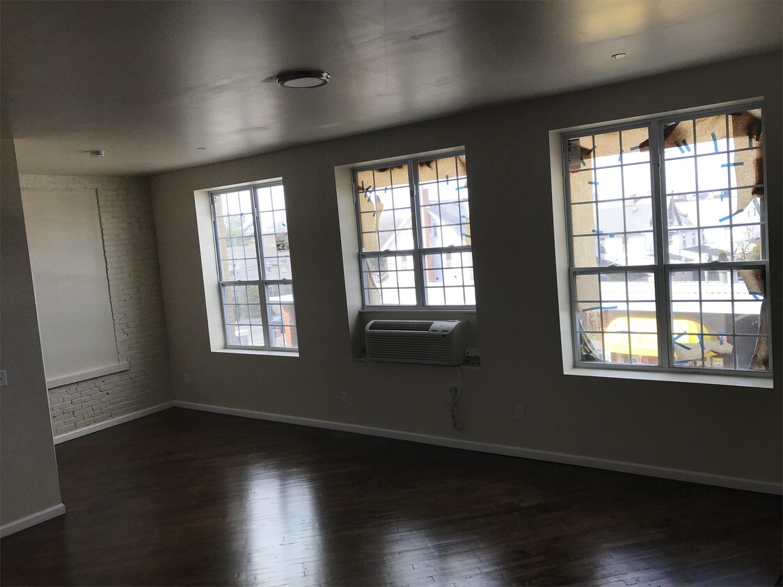 1949 S 5th St Unit 205, Allentown, PA 18103 Room for Rent in