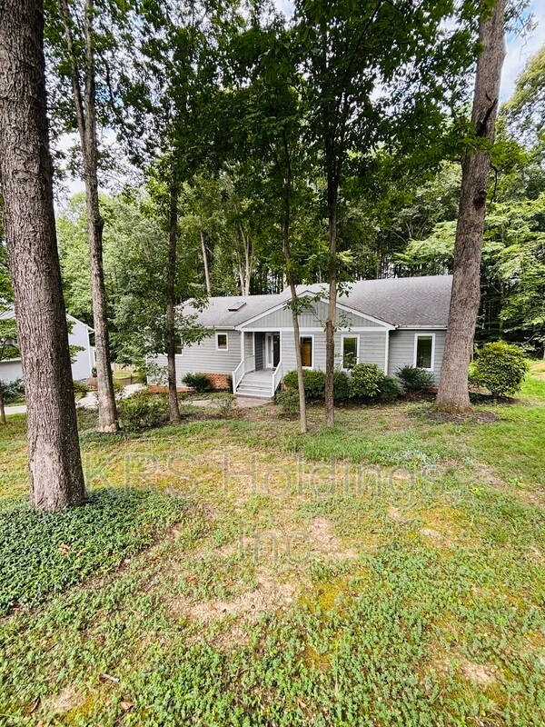 Foto principal - 8416 Summit Acres Dr